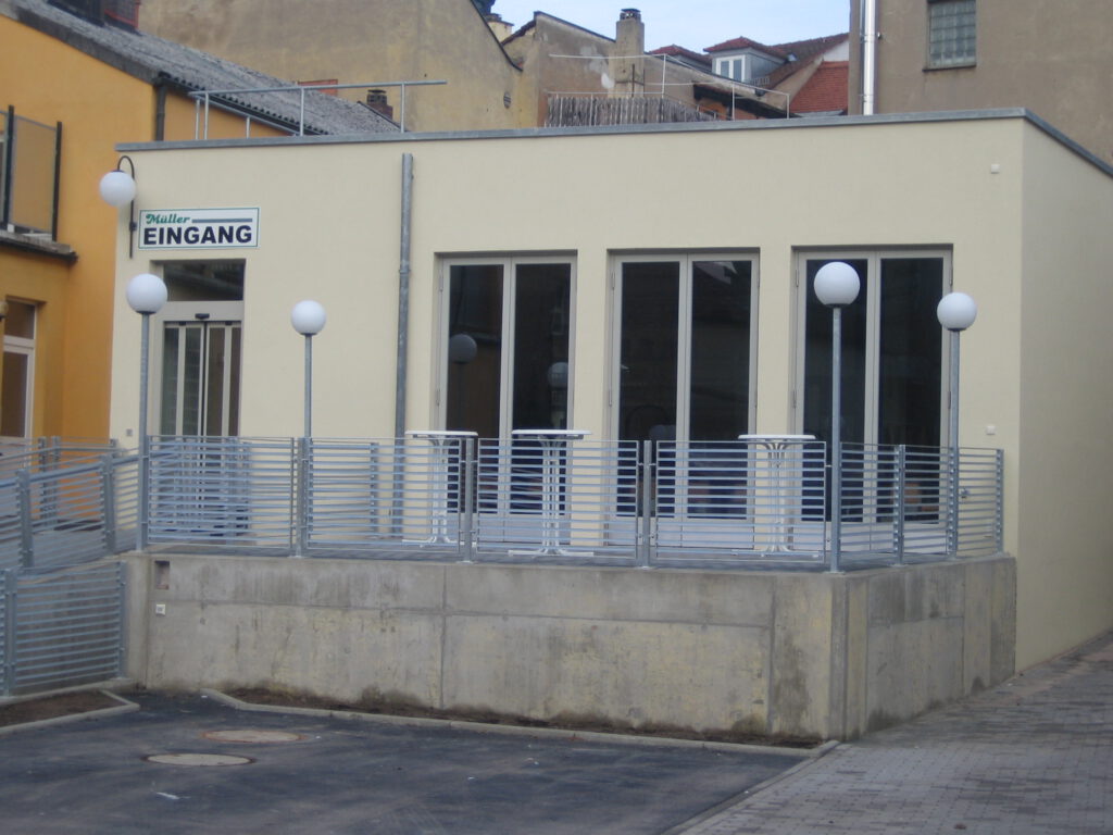 Anbau eines Bistros mit Küche und Lager in Bamberg